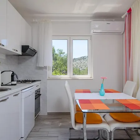 Apartment Skoro Vinisce