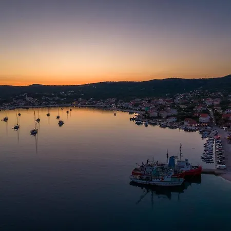 Skoro * Vinišće